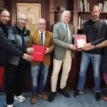 Παραδόθηκαν δύο απινιδωτές στο Σύλλογο Ιδιοκτητών Γυμναστών Αχαΐας από την Π.Ε. Αχαΐας